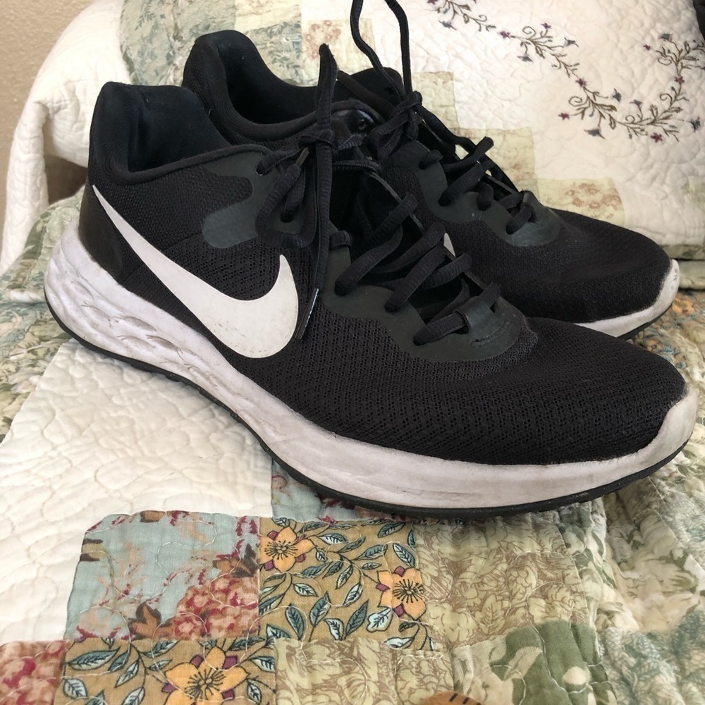 Nike Sneakers Size 9 - Picture 2 of 6